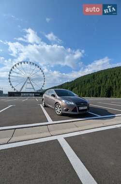 Хэтчбек Ford Focus 2014 в 