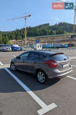 Хэтчбек Ford Focus 2014 в 