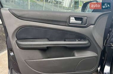 Хэтчбек Ford Focus 2007 в 