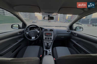 Седан Ford Focus 2011 в 