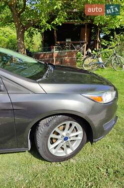Хэтчбек Ford Focus 2015 в 