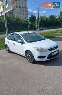 Хэтчбек Ford Focus 2011 в 