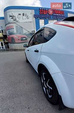 Хэтчбек Ford Focus 2011 в 