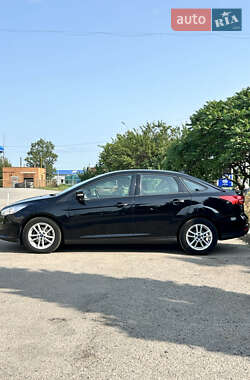 Седан Ford Focus 2015 в 