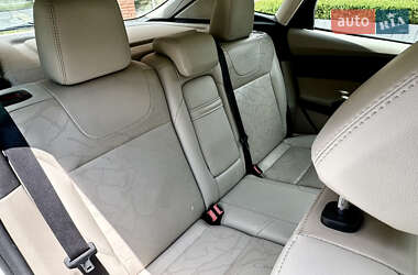 Хэтчбек Ford Focus 2012 в 