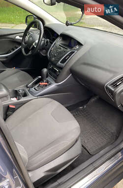 Хэтчбек Ford Focus 2012 в 