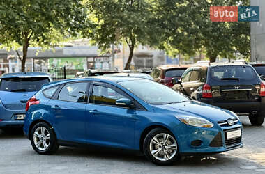 Хэтчбек Ford Focus 2014 в 