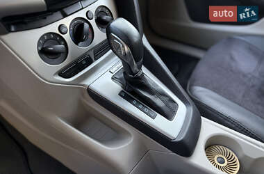 Хэтчбек Ford Focus 2014 в 