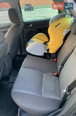 Хэтчбек Ford Focus 2006 в 