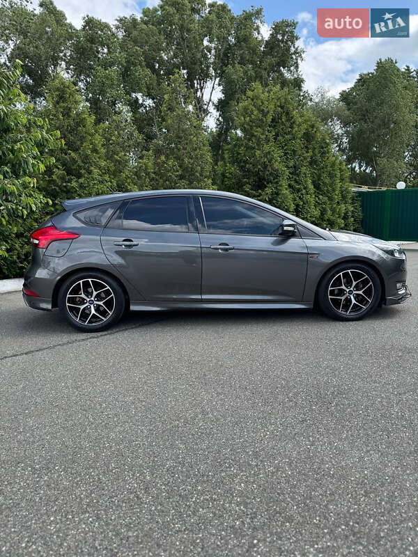Хэтчбек Ford Focus 2015 в Киеве
