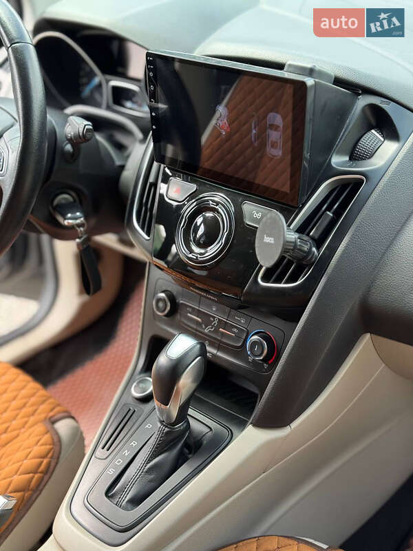 Хэтчбек Ford Focus 2015 в Киеве