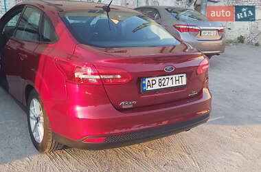 Седан Ford Focus 2015 в 