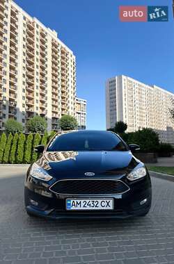 Седан Ford Focus 2015 в 