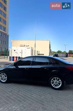 Седан Ford Focus 2015 в 