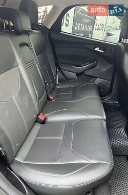 Хэтчбек Ford Focus 2015 в 