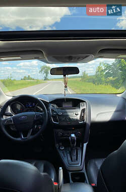 Седан Ford Focus 2015 в 