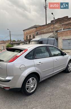 Хэтчбек Ford Focus 2004 в 