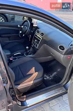 Хэтчбек Ford Focus 2006 в 
