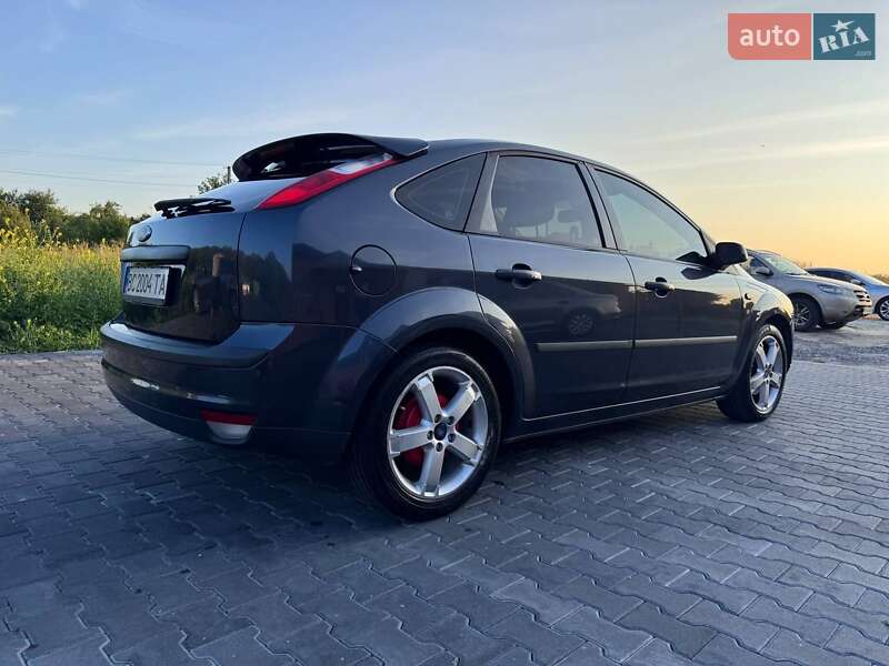 Хэтчбек Ford Focus 2006 в Городке