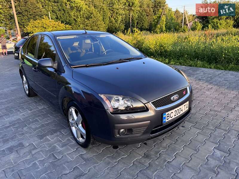 Хэтчбек Ford Focus 2006 в Городке