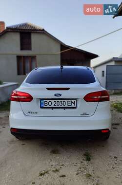 Седан Ford Focus 2015 в 