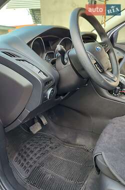 Седан Ford Focus 2015 в 
