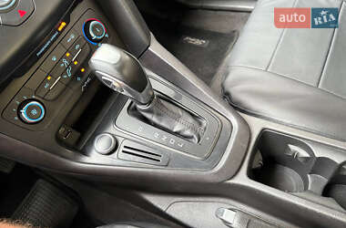 Седан Ford Focus 2015 в 