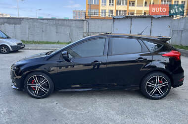 Хетчбек Ford Focus 2016 в 