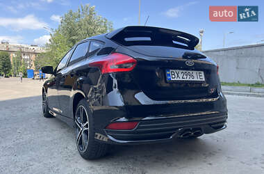 Хетчбек Ford Focus 2016 в 