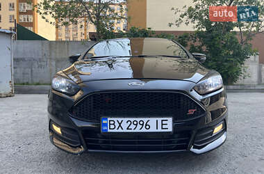Хетчбек Ford Focus 2016 в 