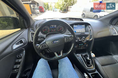 Хетчбек Ford Focus 2016 в 