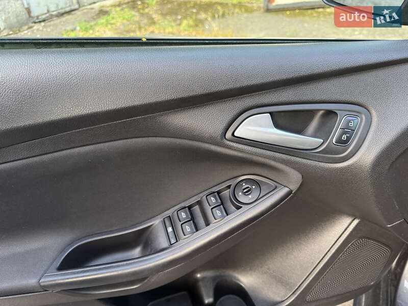 Хэтчбек Ford Focus 2015 в Львове