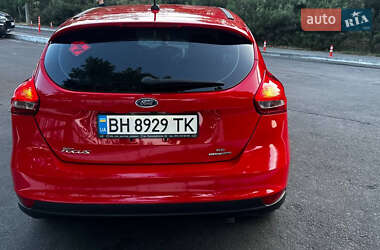 Хэтчбек Ford Focus 2016 в 