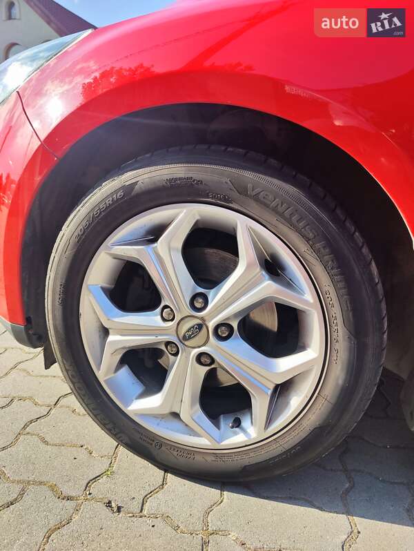 Хэтчбек Ford Focus 2013 в Львове