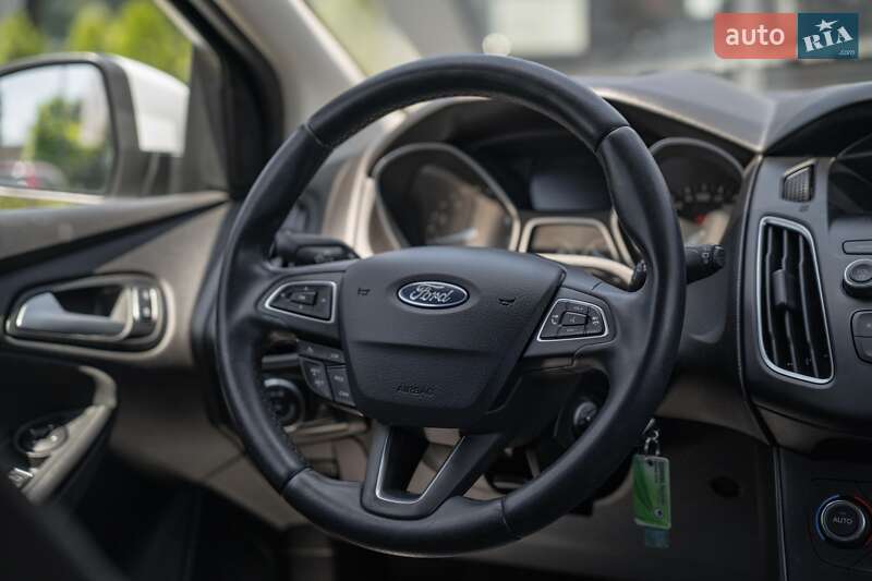 Хэтчбек Ford Focus 2016 в Черновцах