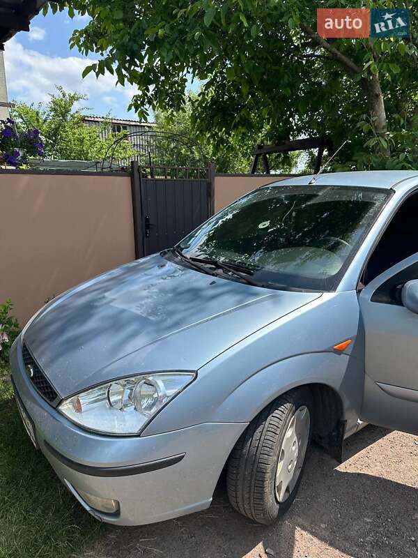Хэтчбек Ford Focus 2004 в 