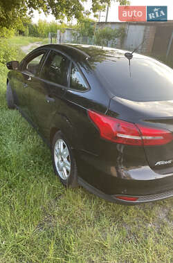 Седан Ford Focus 2015 в 