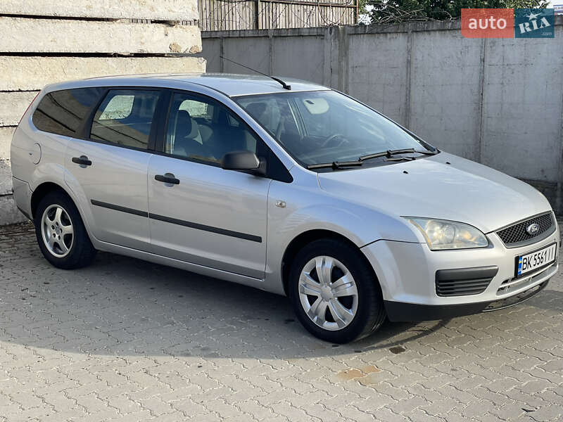 Универсал Ford Focus 2005 в Сарнах