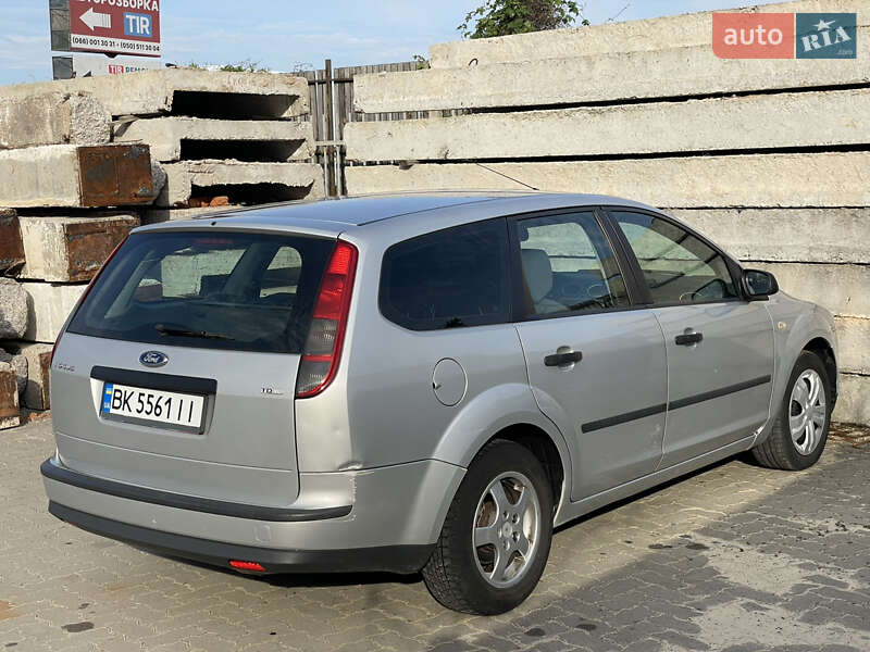 Универсал Ford Focus 2005 в Сарнах