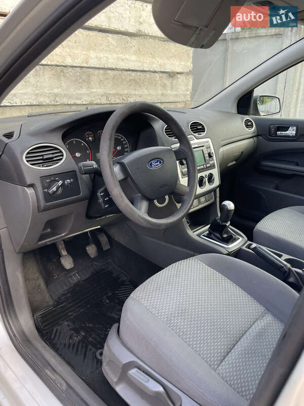 Универсал Ford Focus 2005 в Сарнах