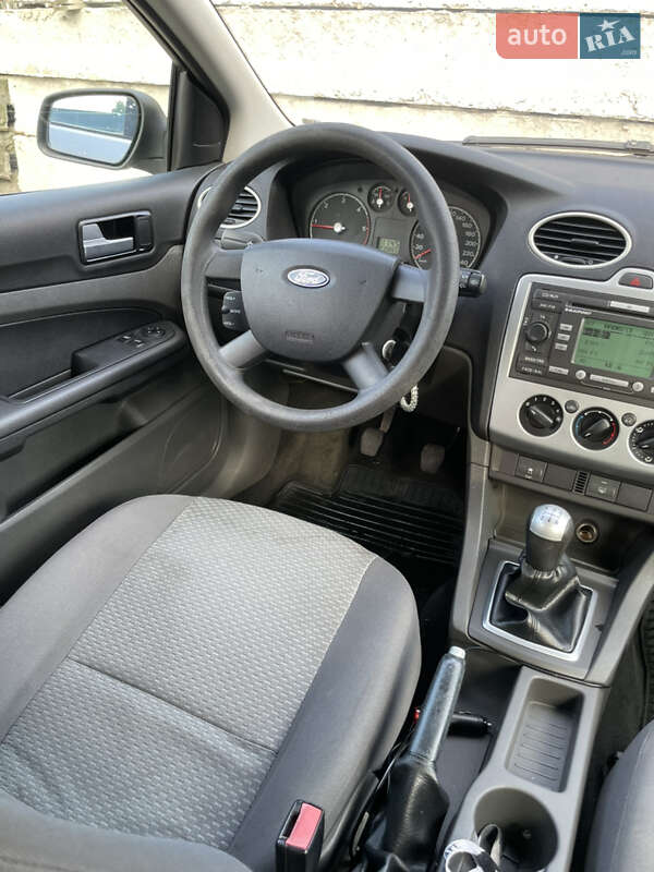 Универсал Ford Focus 2005 в Сарнах