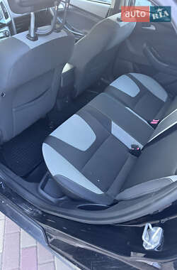 Хэтчбек Ford Focus 2011 в 