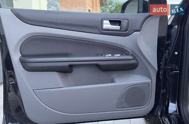 Универсал Ford Focus 2010 в 