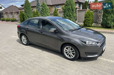 Седан Ford Focus 2015 в 