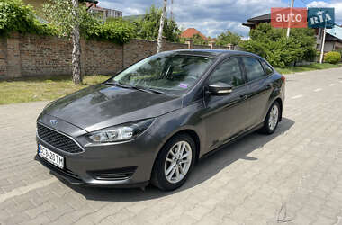 Седан Ford Focus 2015 в 