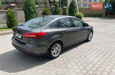 Седан Ford Focus 2015 в 
