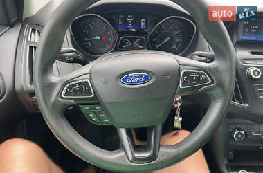 Седан Ford Focus 2015 в 