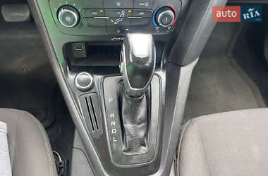 Седан Ford Focus 2015 в 