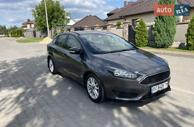 Седан Ford Focus 2015 в 