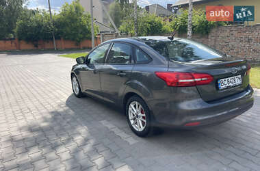 Седан Ford Focus 2015 в 
